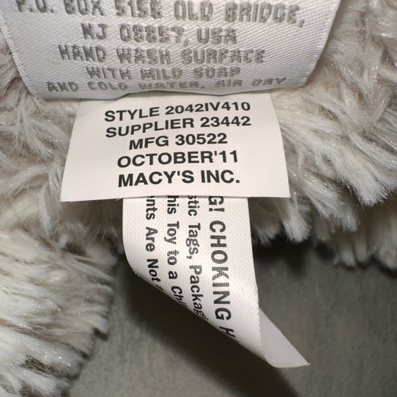 Macy's 2011 NEW Cream Teddy Bear Stuffed Animal - Picture 2 of 4